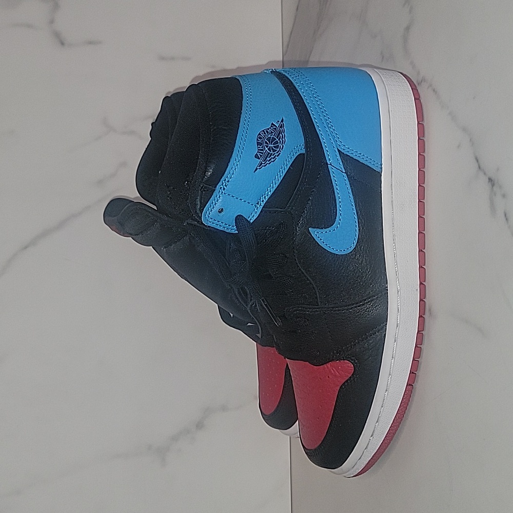 Womens air jordan 1 high OG. Black/dk powder blue/gym red size 8